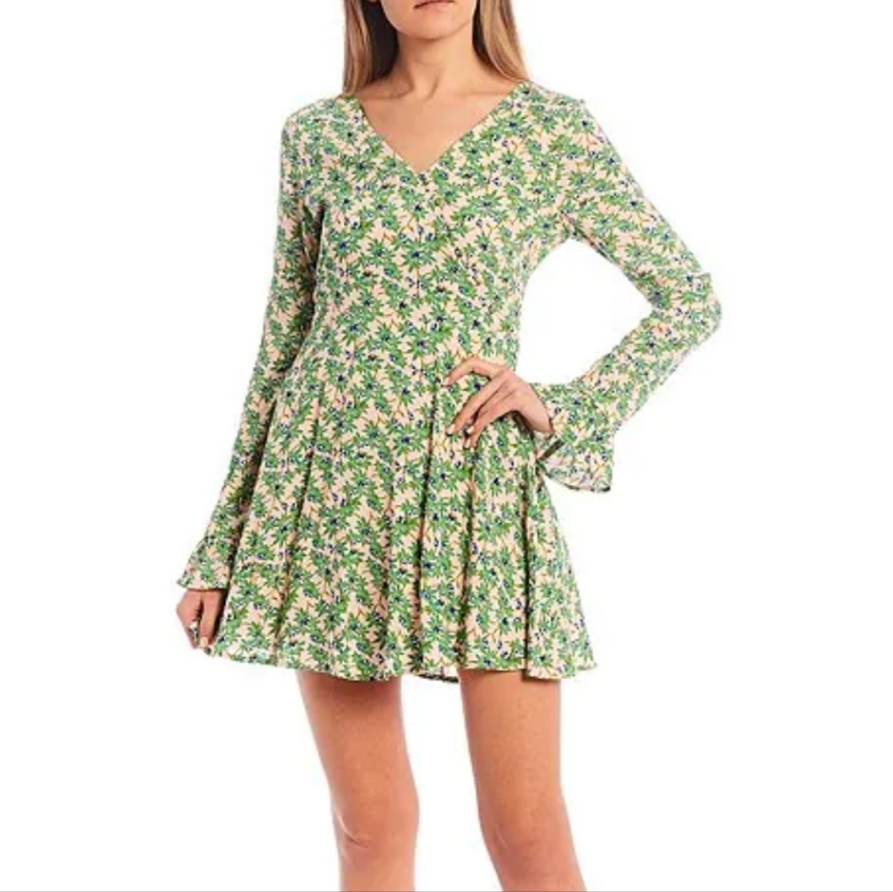 Chelsea & Violet | NWT Floral Ditsy Print Button Front Dress